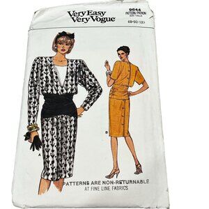 Very Easy Very Vogue 9644 Sewing Pattern Dress & Belt Sizes 8-10-12